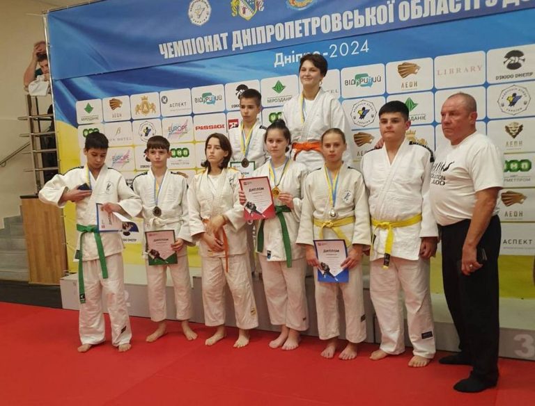 Дзюдоисты Каменского завоевали 6 наград на чемпионате области в Днепре
