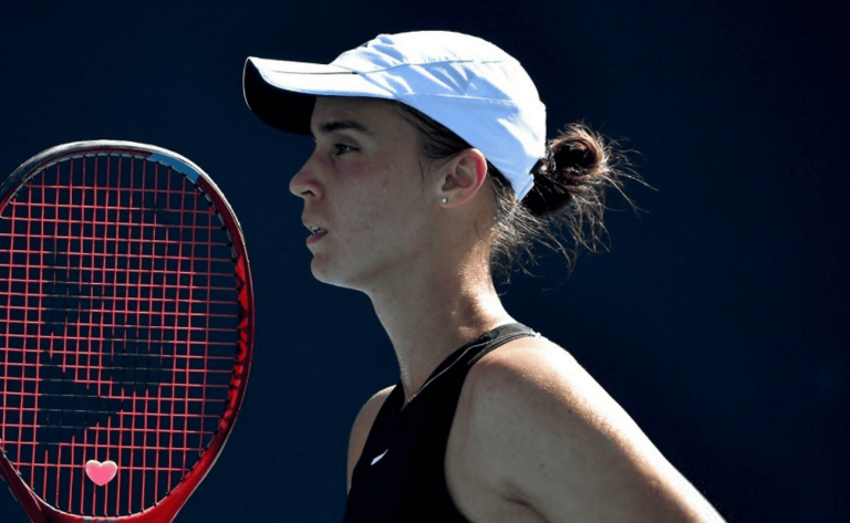 Ангелина Калинина на отказе соперницы одержала победу в первом круге WTA 500 в Брисбене