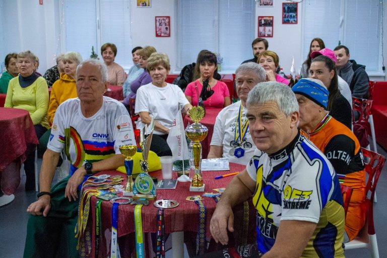 В Каменском отметили годовщину городской Федерации скандинавской ходьбы