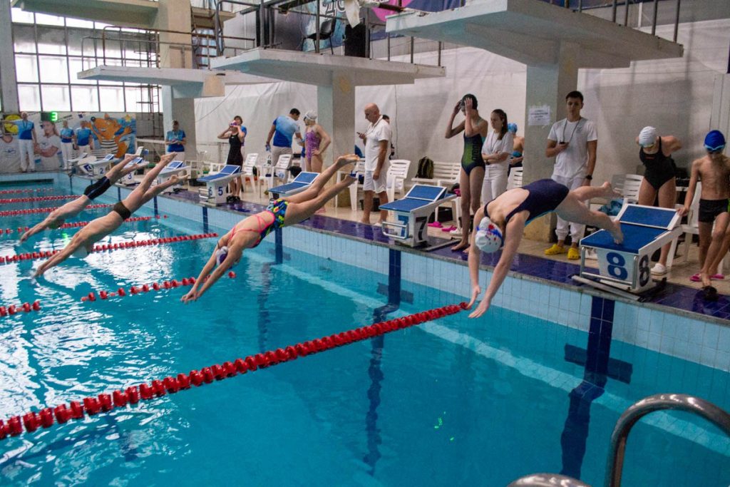В Каменском состоялся Зимний кубок Swim Sharks по плаванию