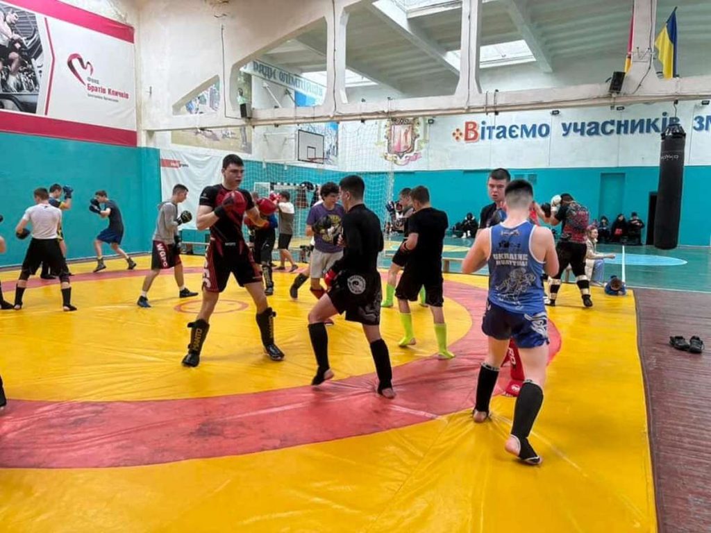 У Кам’янському провели тренувальні спаринги з боксу, К-1 та ММА