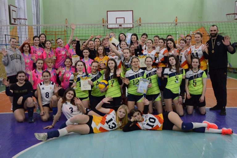 “Зимові сподівання”: у Кам’янському пройшов відкритий чемпіонат ДЮСШ №2 з волейболу