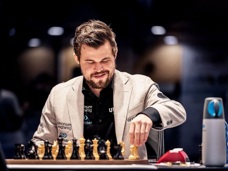 Карлсен і Непомнящий розділили титул чемпіона світу з бліцу