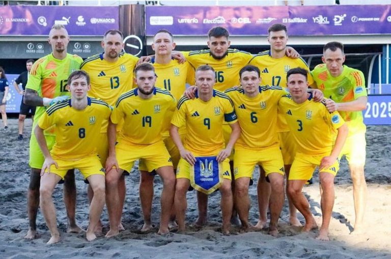 “Срібло” збірної України з пляжного футболу на турнірі в Сальвадорі додало балів у світовому рейтингу