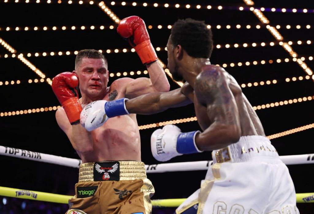 Берінчик програв Девісу та втратив титул WBO (відео)