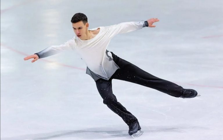 Украинский фигурист Егор Курцев — чемпион Европейского юношеского олимпийского фестиваля-2025
