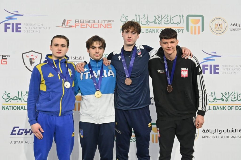Украинец Максим Перчук выиграл серебро юниорского Кубка мира по фехтованию