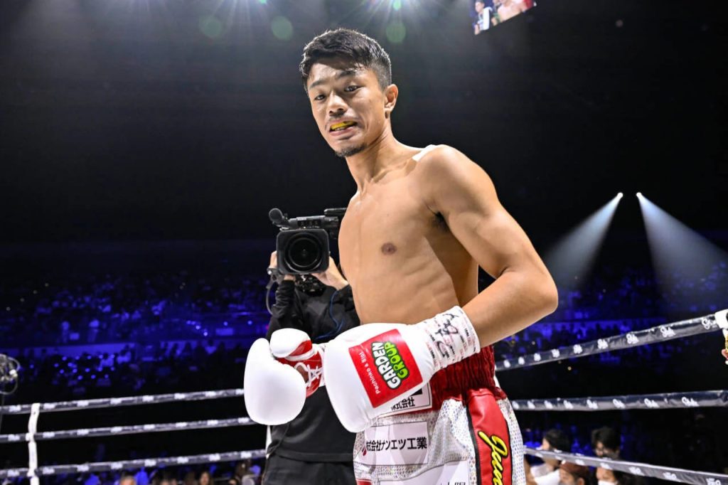 Накатані захистив титул WBC у найлегшій вазі, нокаутувавши Куельяра