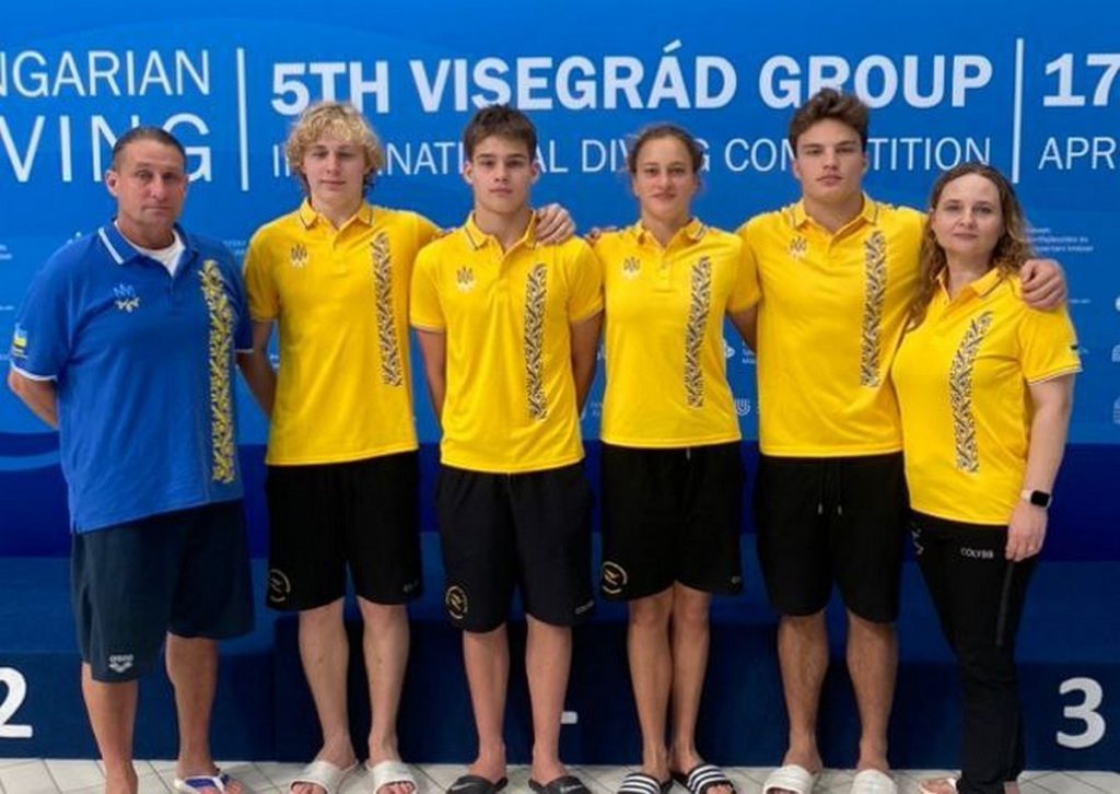 Юніори з Дніпропетровщини стали призерами турніру зі стрибків у воду в Угорщині