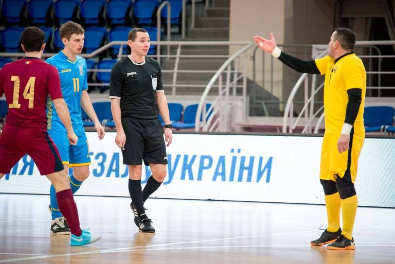 Украинские судьи обслужат матчи отбора на Евро-2026 по футзалу