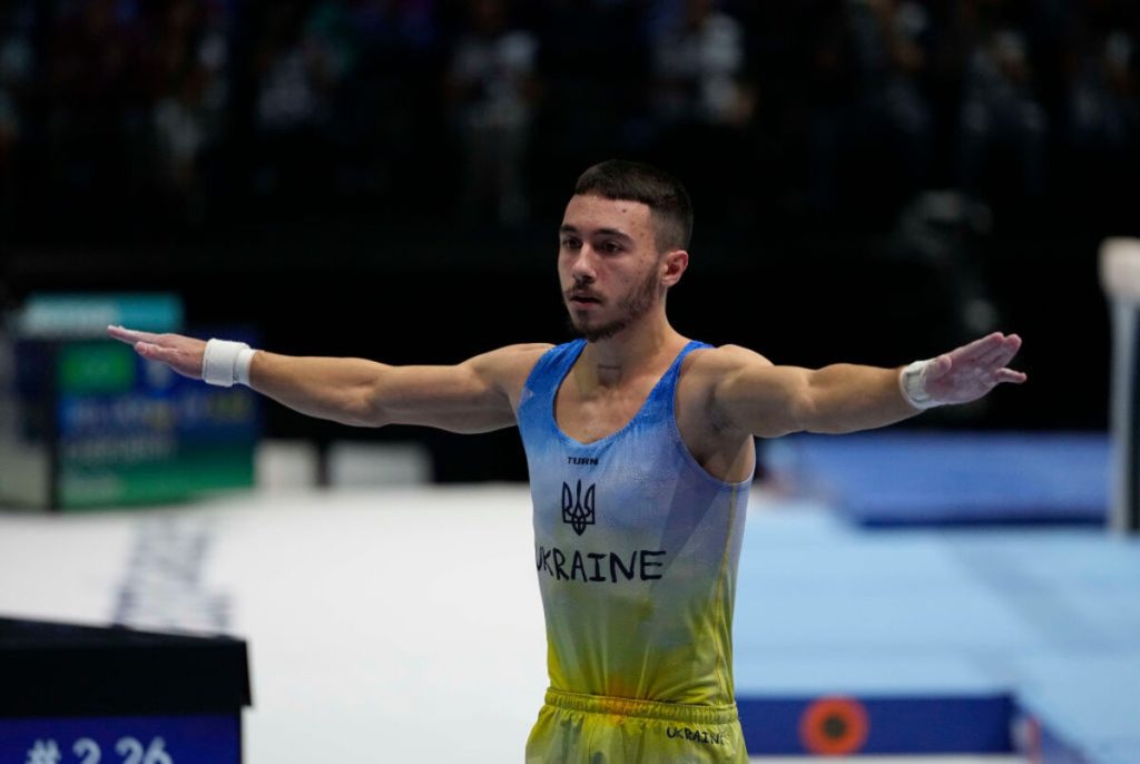 Український гімнаст Назар Чепурний завоював срібну медаль на етапі Кубка світу у Каїрі