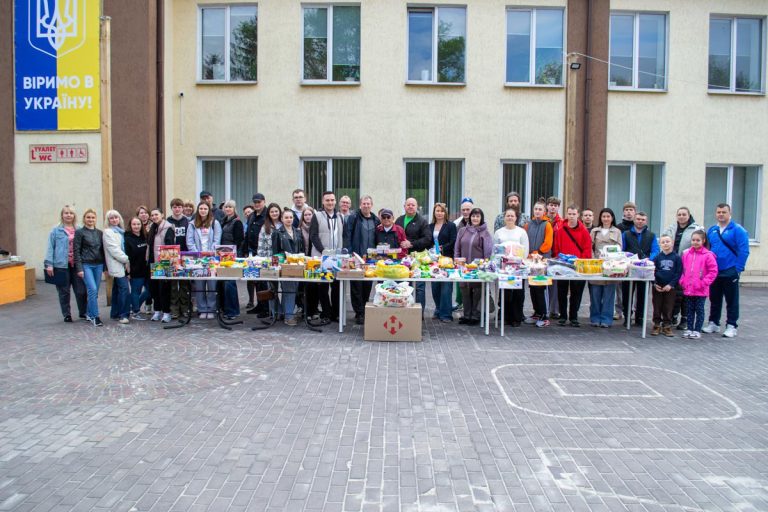 Продукти, медикаменти, засоби гігієни: спортивна спільнота Кам’янського провела соціальну акцію на підтримку ЗСУ