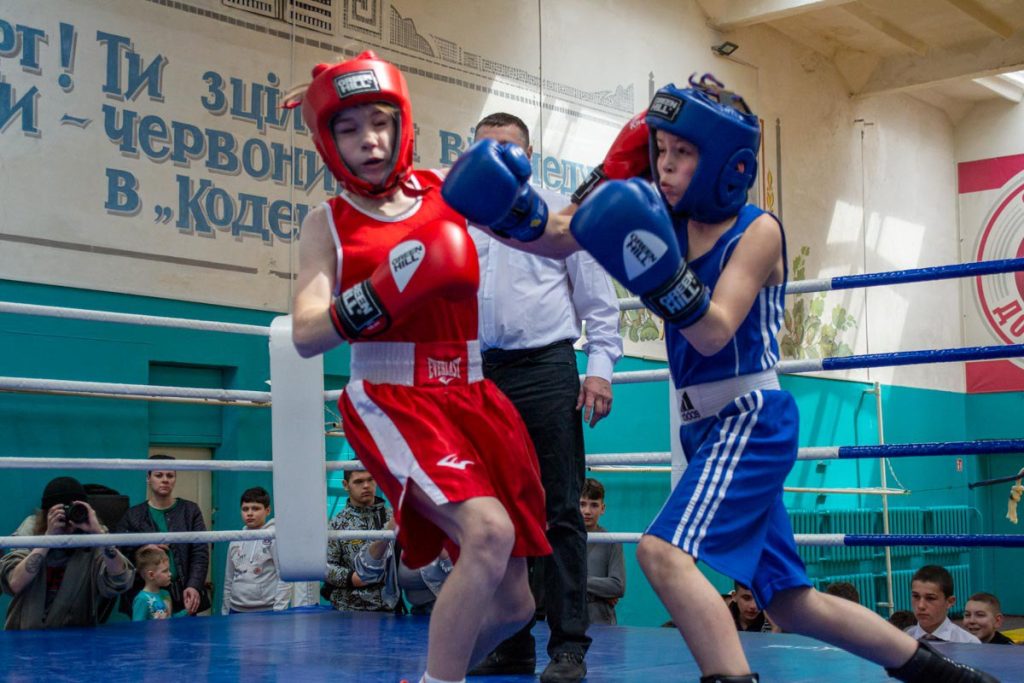 Міць у кожному ударі: у Кам’янському стартував чемпіонат міста з боксу