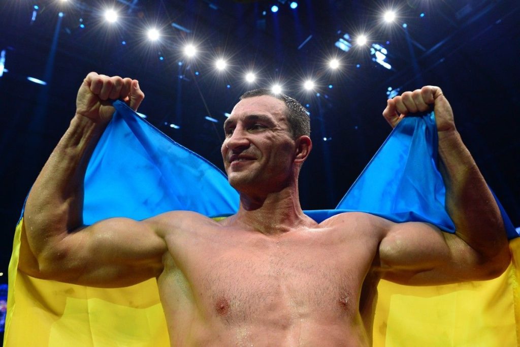 Промоутер Усика оценил возможность возвращения Кличко на ринг