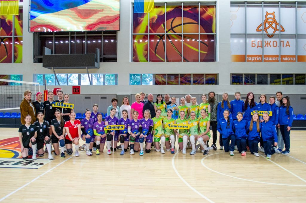 У Камʼянському стартував чемпіонат ДЮСШ №2 з волейболу “Кубок друзів”