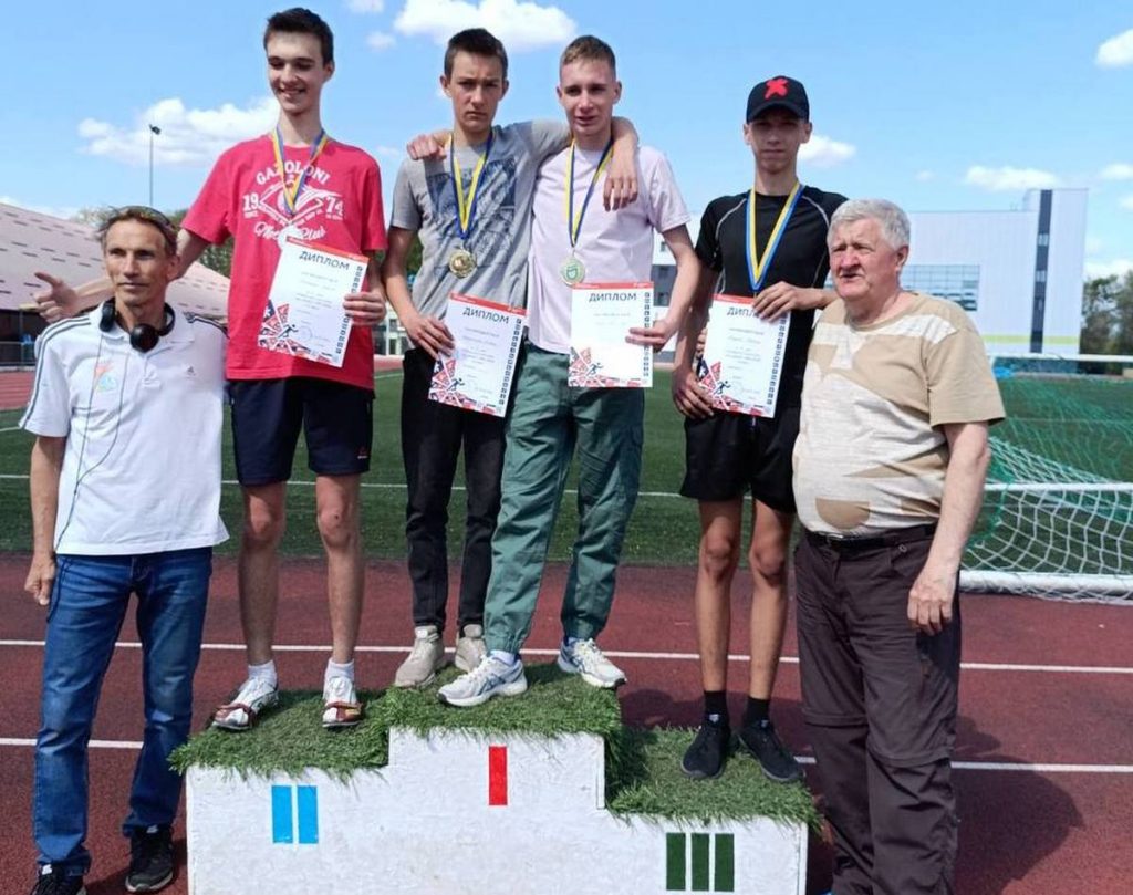 Каменские легкоатлеты стали призерами областного чемпионата