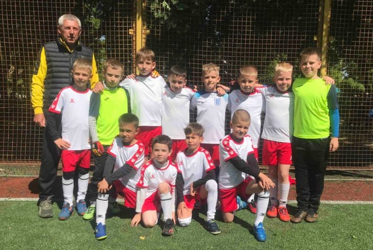 Футболисты каменской «Надії» победили в четырех матчах чемпионата области