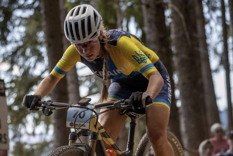 Украинка Мария Сухопалова стала чемпионкой мира по маунтинбайку