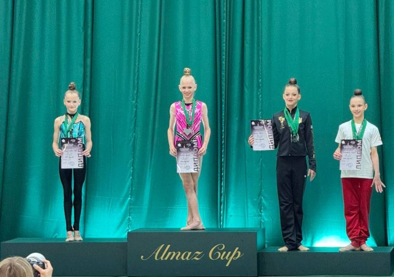 Каменские гимнастки успешно выступили на турнире ALMAZ CUP в Ивано-Франковске