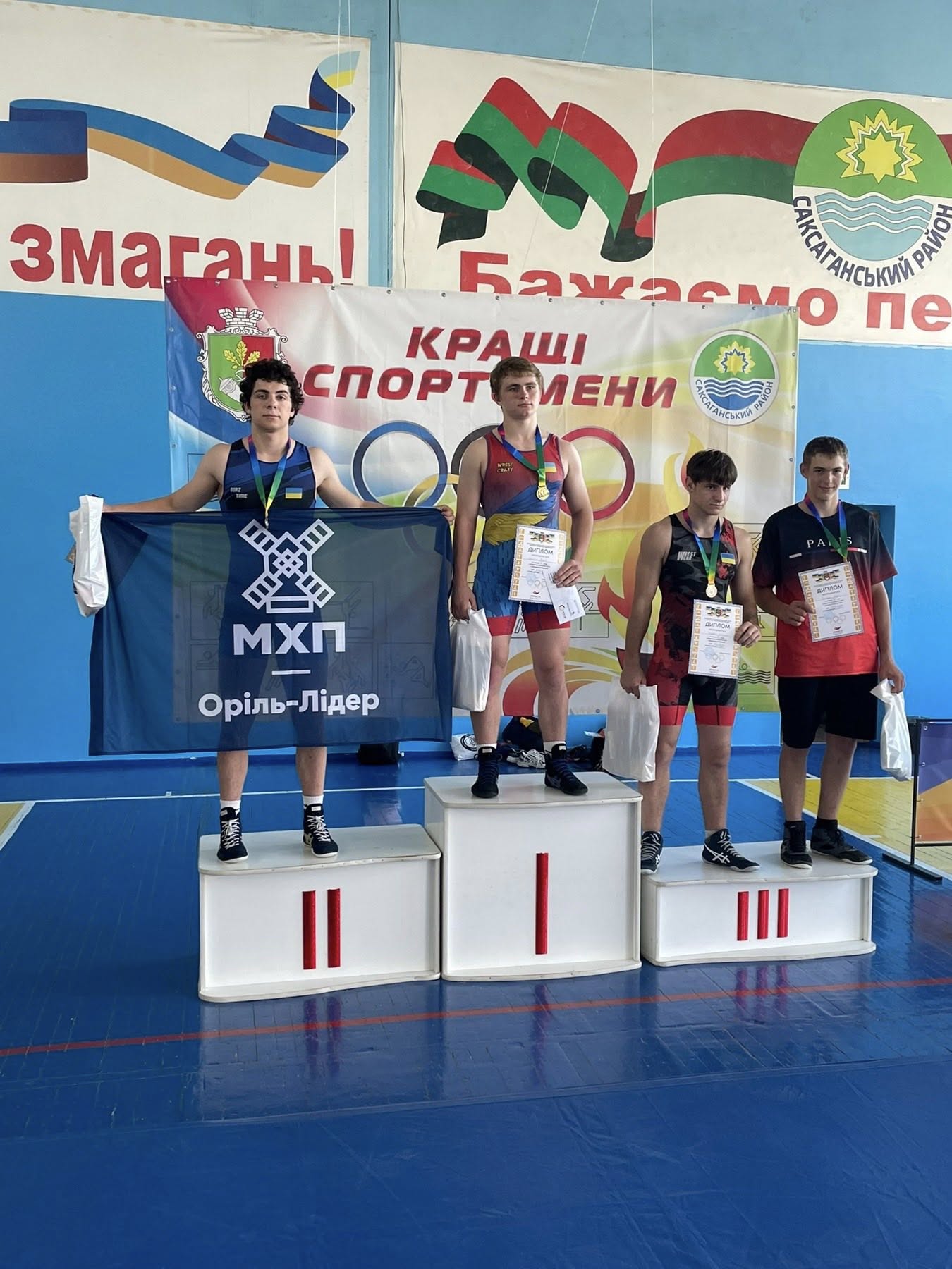 Борці Кам’янського вибороли сім медалей на чемпіонаті у Кривому Розі