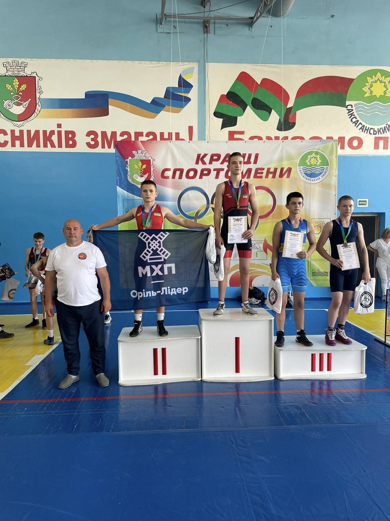 Борці Кам’янського вибороли сім медалей на чемпіонаті у Кривому Розі