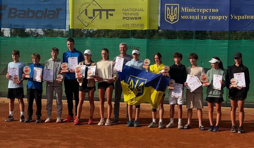 Теннисисты Каменского стали призерами чемпионата Украины