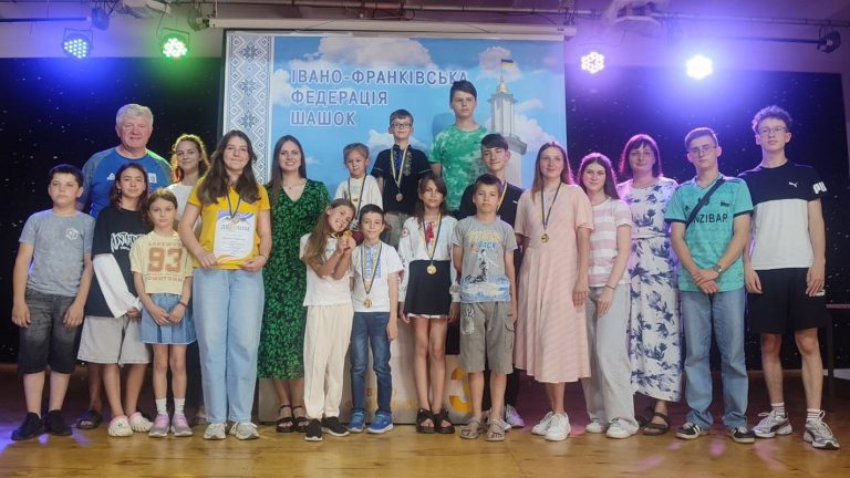 Шашкісти Кам’янського – призери чемпіонату України в Івано-Франківську