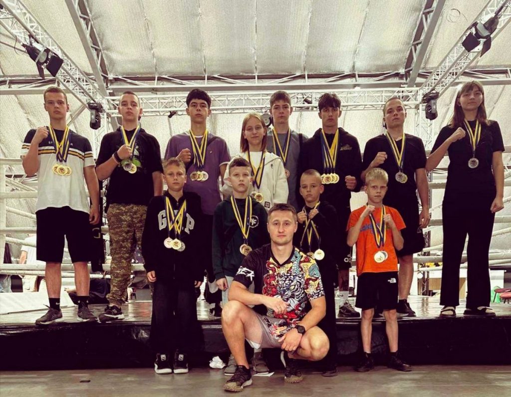 Кікбоксери Кам’янського вибороли 29 медалей на чемпіонаті України