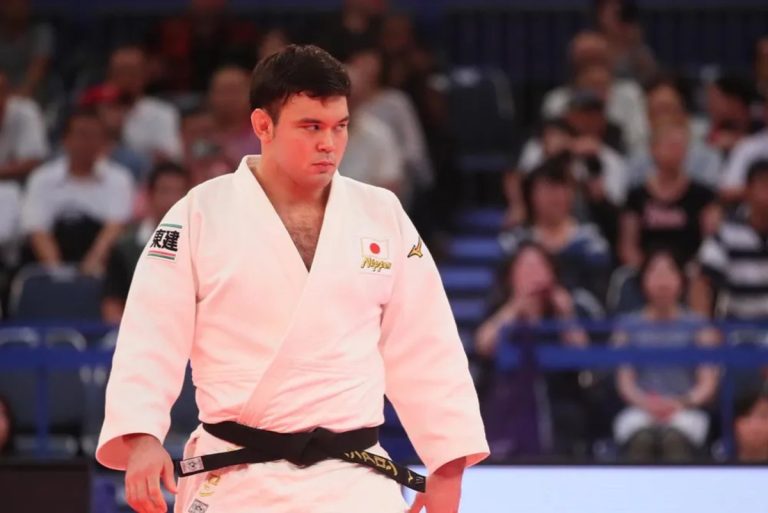Олимпийский чемпион по дзюдо Аарон Вольф продолжит карьеру в профессиональном реслинге