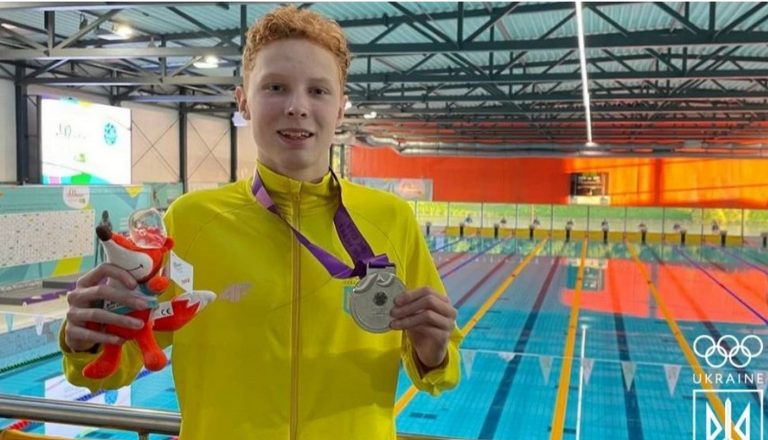 Українець Нікіта Шеремет встановив рекорд та виграв кваліфікацію на юніорському ЧС з плавання