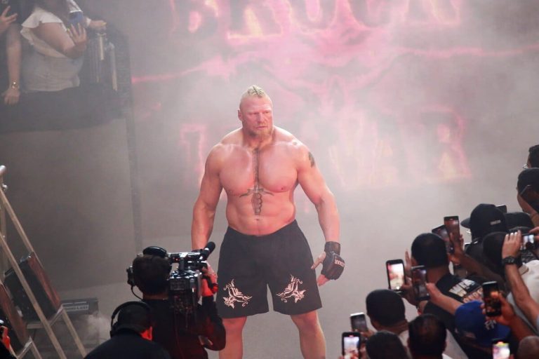 Легендарный реслер Брок Леснар после двух лет отсутствия вернулся в WWE