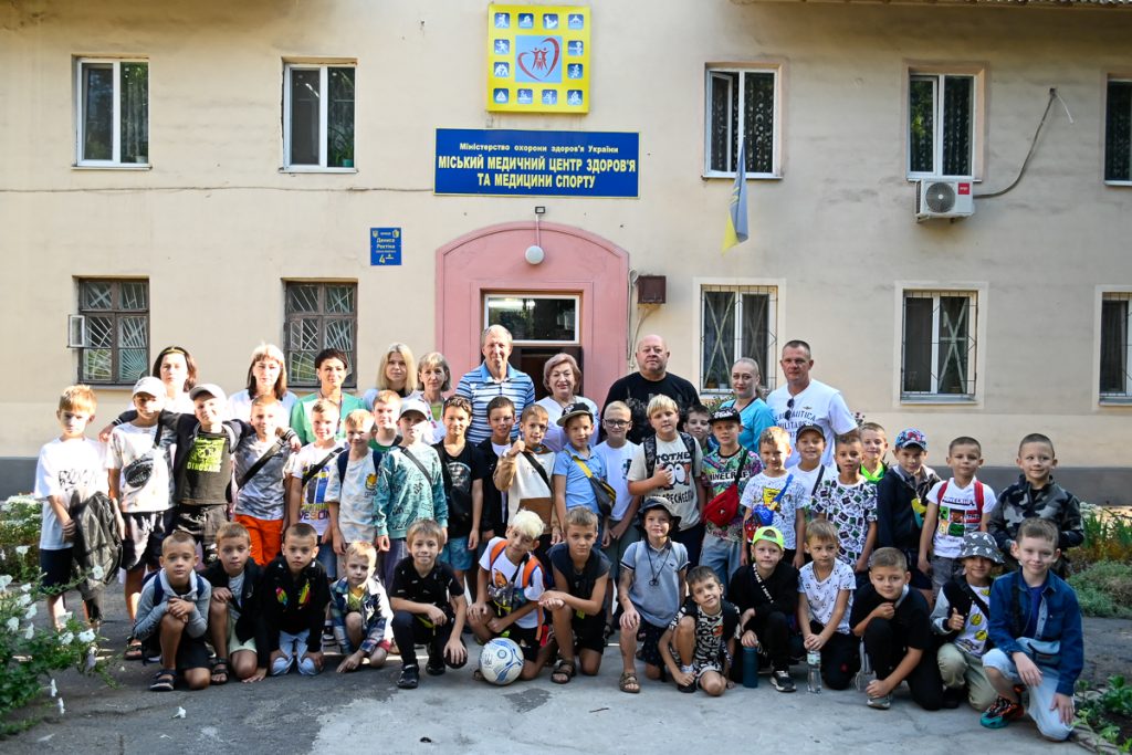 Спорт і медицина пліч-о-пліч: у Кам’янському юні футболісти пройшли щорічний медогляд