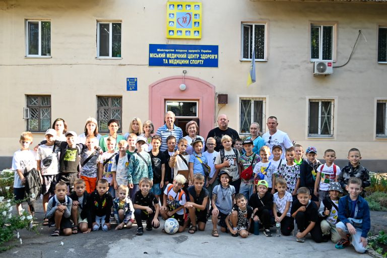 Спорт і медицина пліч-о-пліч: у Кам’янському юні футболісти пройшли щорічний медогляд