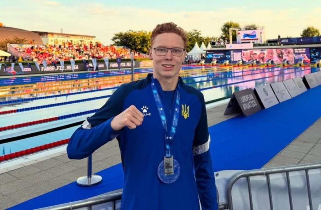 Українець Нікіта Шеремет став чемпіоном світу з плавання серед юніорів