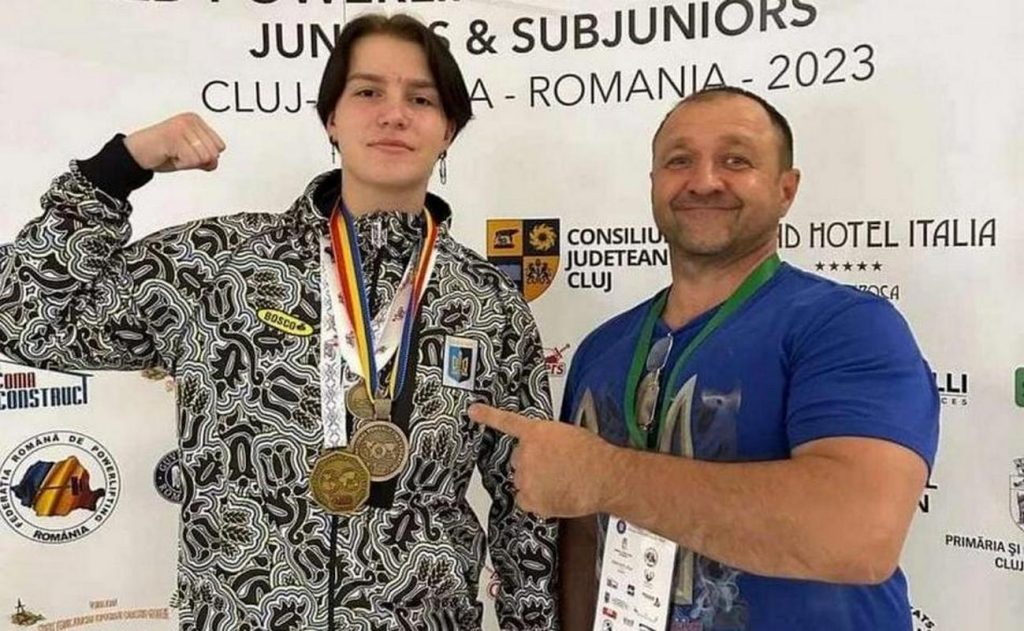Каменчанка Доминика Атаева получила звание мастера спорта Украины по пауэрлифтингу