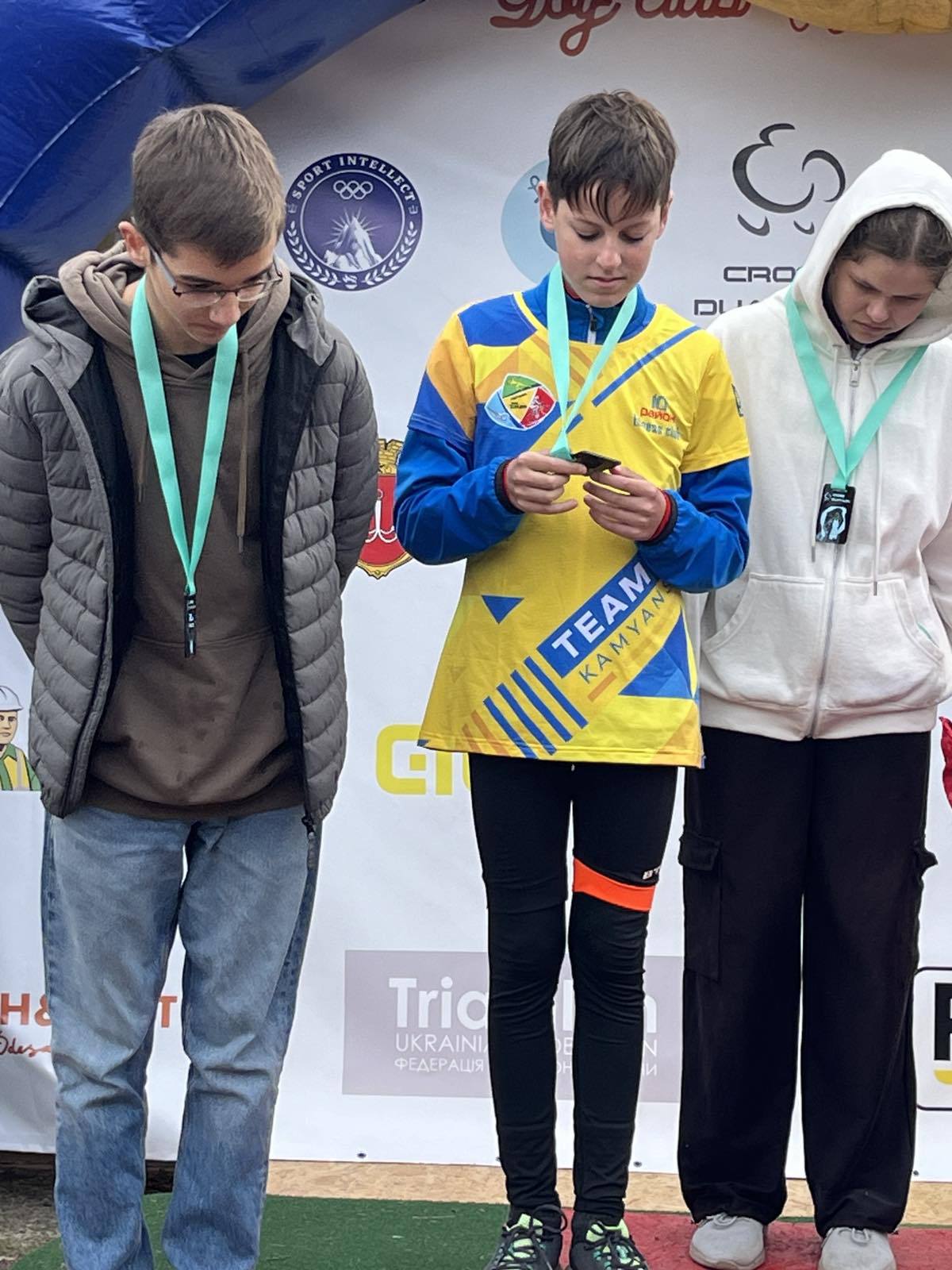 Воспитанники каменской ДЮСШ №5 отличились на чемпионате Украины по триатлону 1 Вихованці кам’янської ДЮСШ №5 відзначилися на чемпіонаті України з триатлону