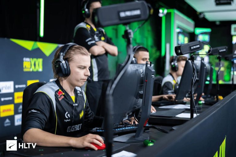 NAVI вышли в плей-офф ESL Pro League Season 22