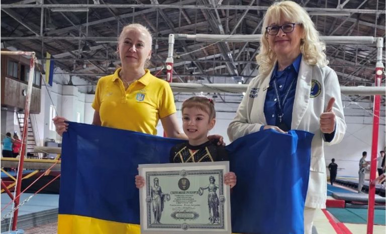 6-річна українка встановила світовий рекорд із підйомів-переворотів