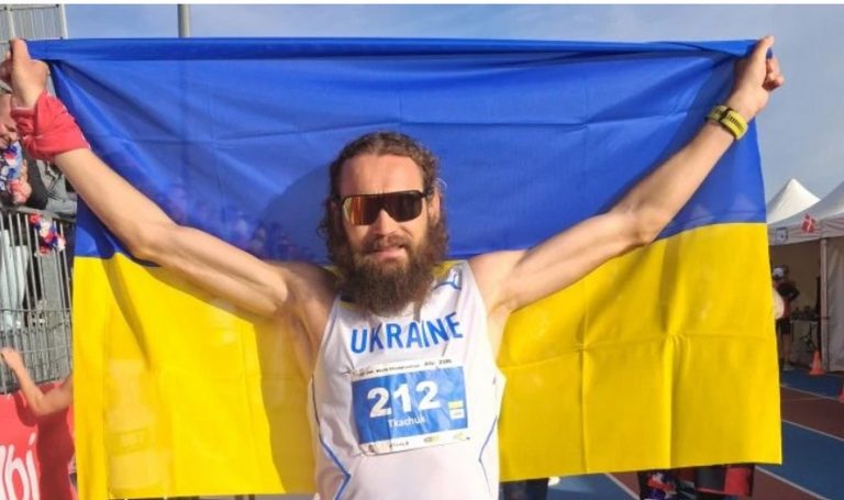 Українець Андрій Ткачук виграв 24-годинний ультрамарафон у Франції