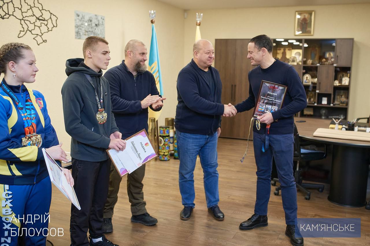 У Кам'янському привітали чемпіонів світу з кікбоксингу WTKA (відео)