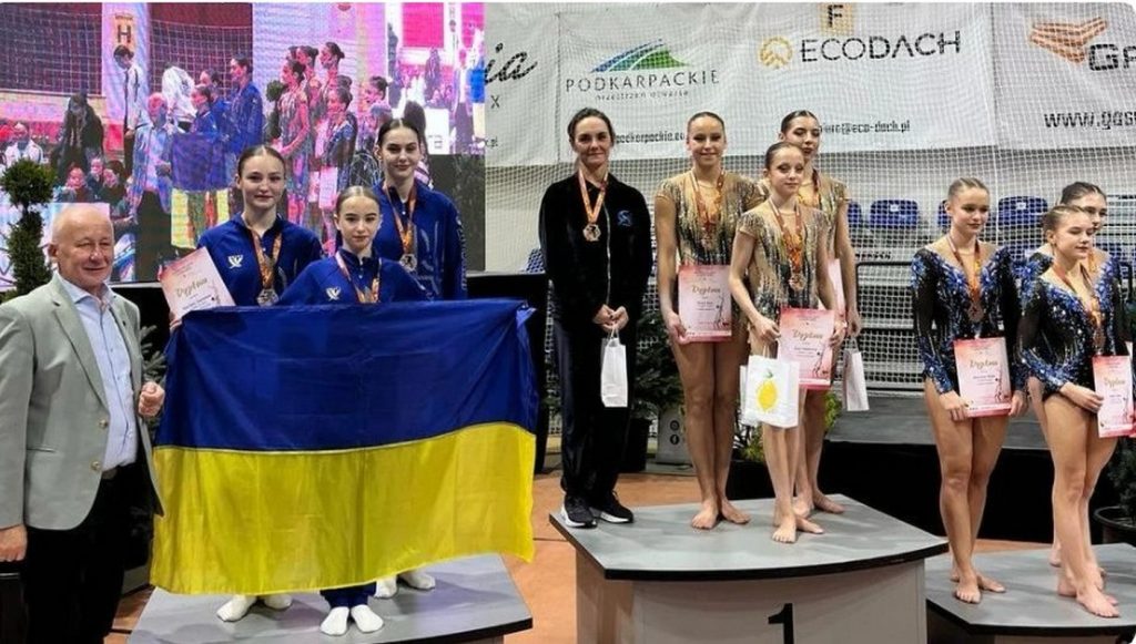 Украинцы завоевали шесть медалей на международном турнире по спортивной акробатике в Польше