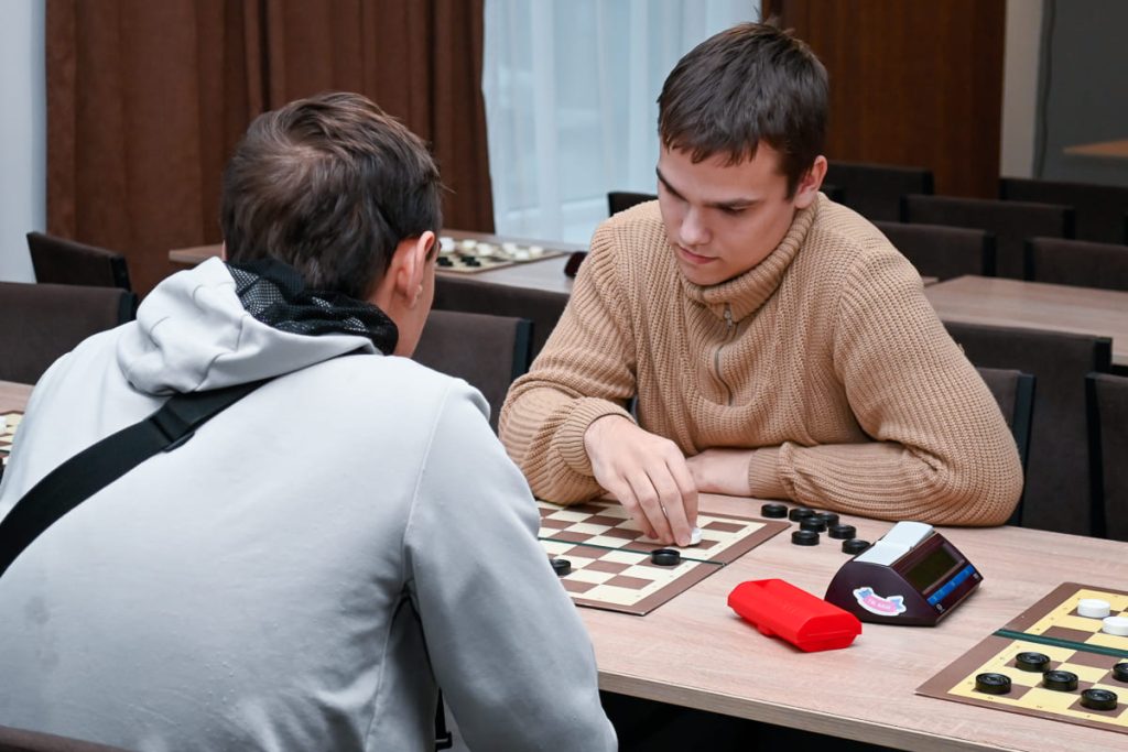 У Кам’янському стартував чемпіонат України з шашок-64