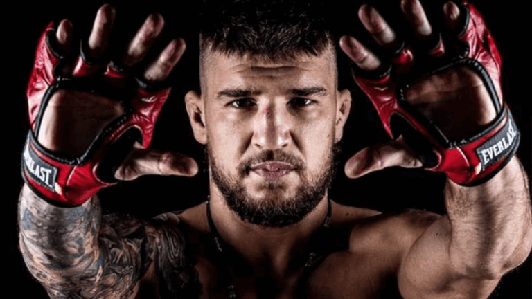 Ярослав Амосов проведе дебют у UFC 13 грудня
