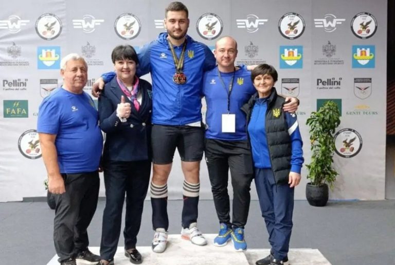 Богдан Гоза принес Украине «золото» и «серебро» чемпионата Европы по тяжелой атлетике