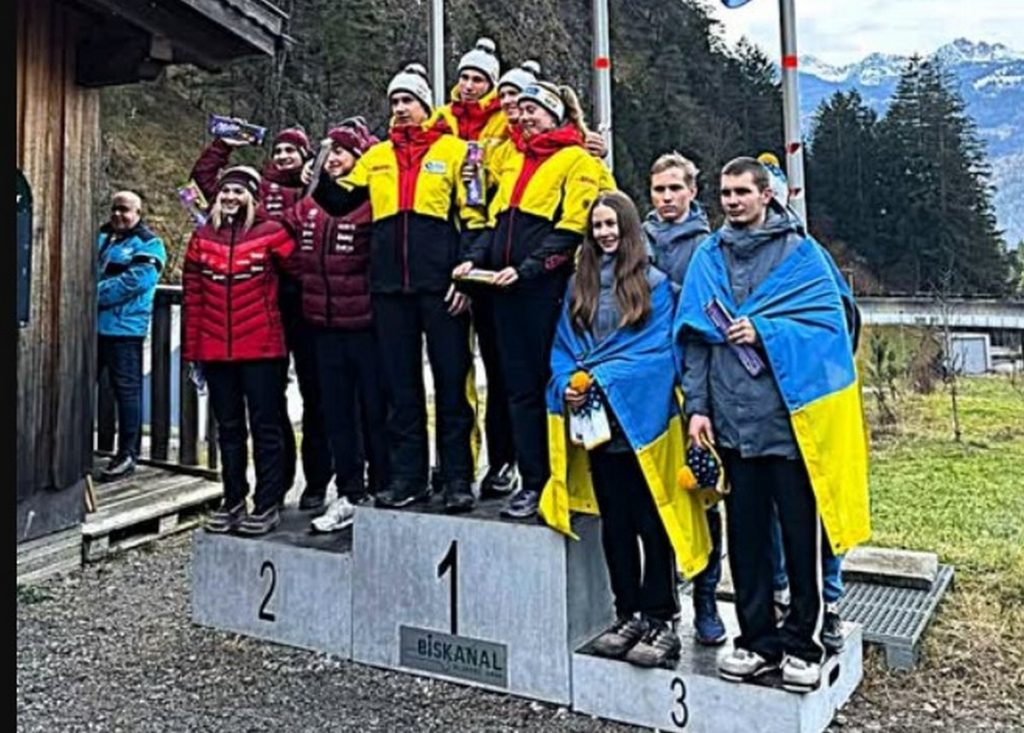 Украинские саночники завоевали бронзу юниорского Кубка мира в Австрии