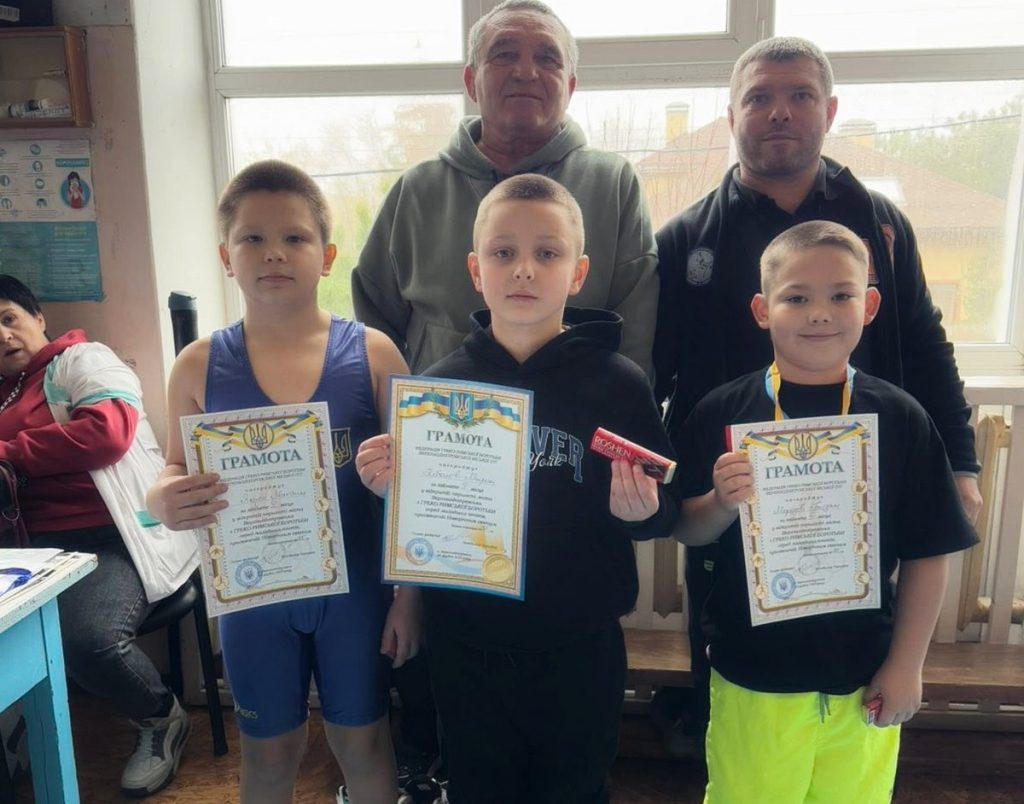 Борцы Каменского завоевали награды на открытом чемпионате в Верхнеднепровске