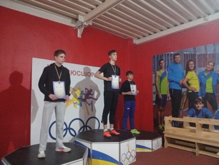 Легкоатлеты Каменского успешно выступили на чемпионате области среди взрослых