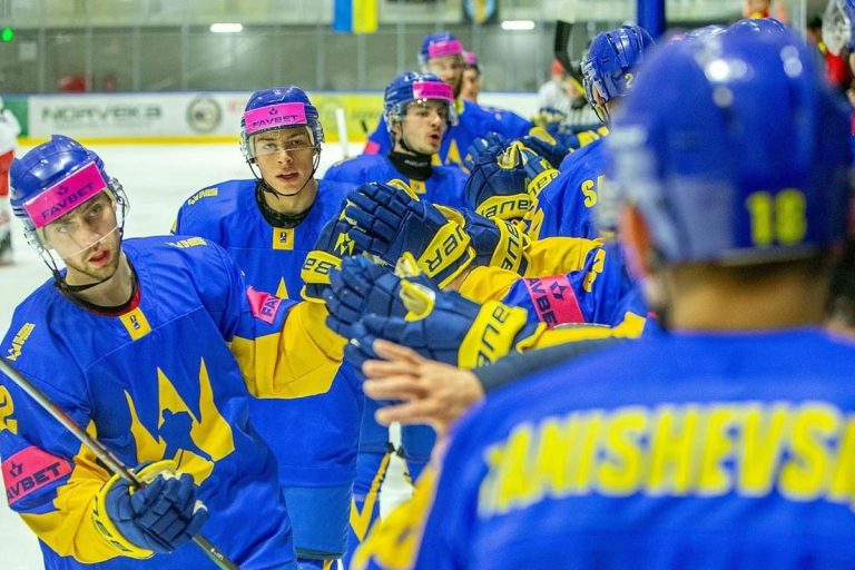 Збірна України з хокею визначилася із заявкою на третій етап Європейського кубка націй