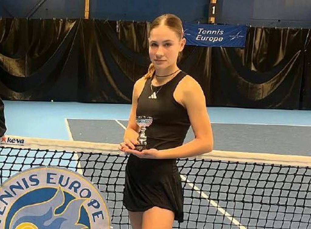Каменская теннисистка Ариана Багбая завоевала «золото» на турнире Ferrum Cup U16