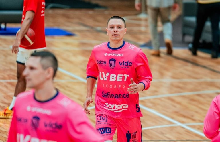 Розігруючий збірної України Денис Лукашов став гравцем “Рігас Зеллі”
